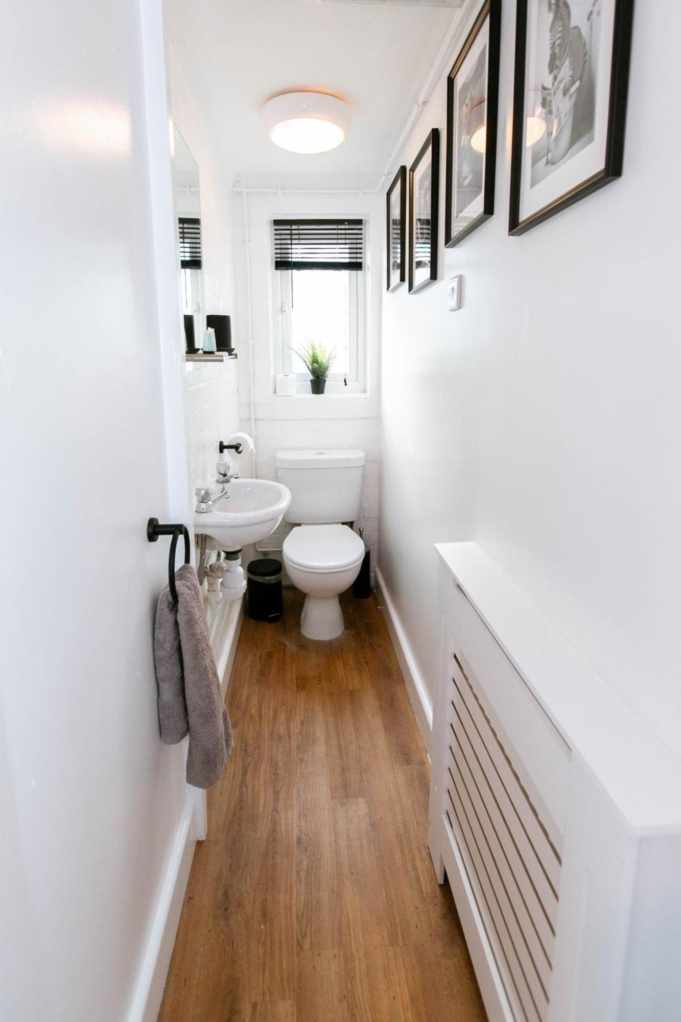 Smart Modern With Free Parking, Wifi, Close To Town, Hospital, Uni, Quiet Area, Contact For Prices * Exeter