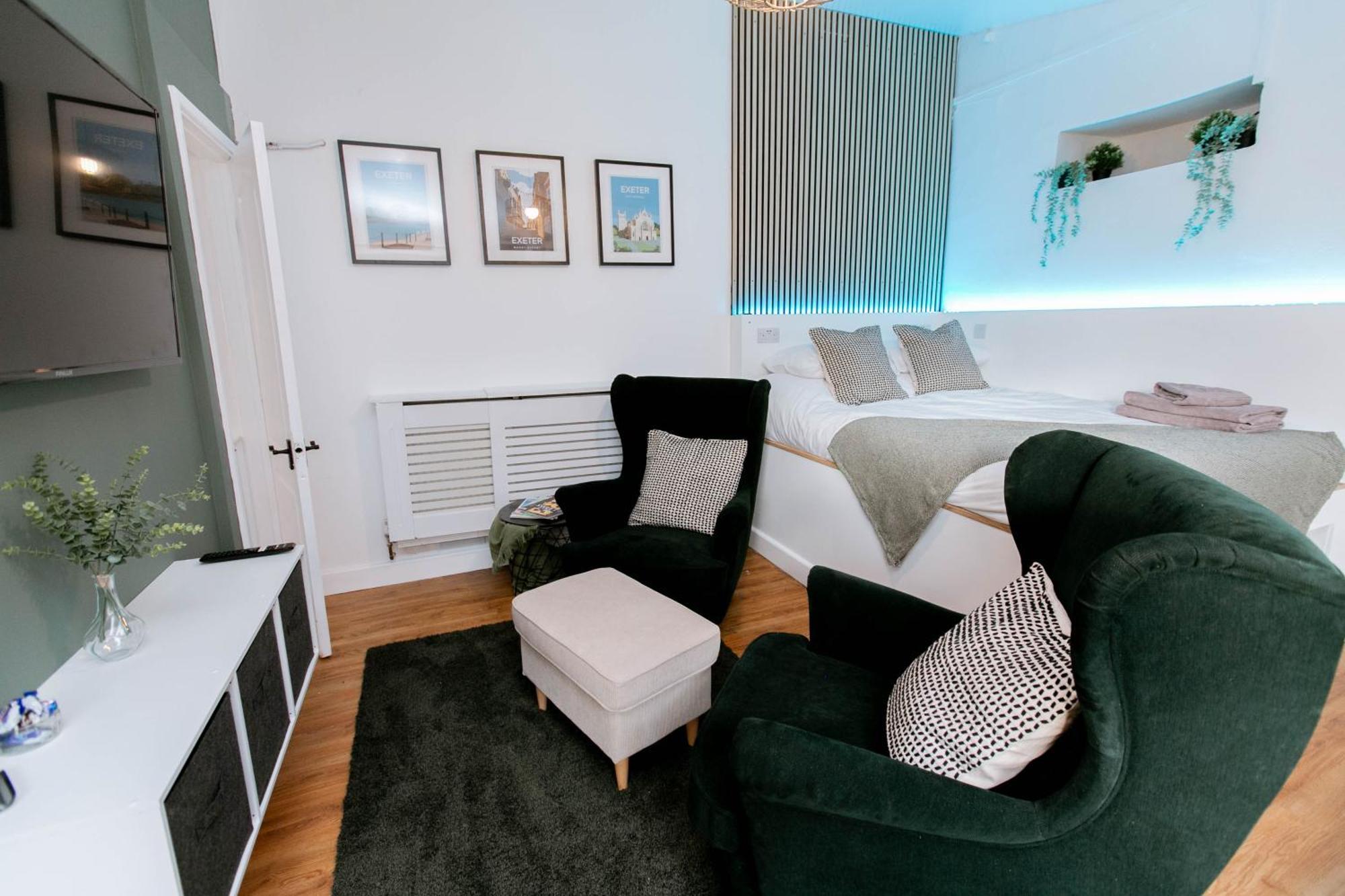 Apartment Smart Modern With Free Parking, Wifi, Close To Town, Hospital, Uni, Quiet Area, Contact For Prices