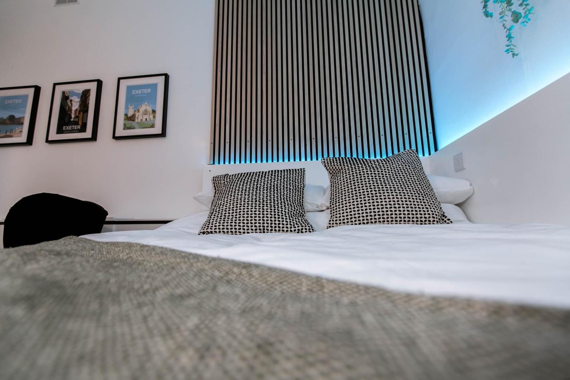 Smart Modern With Free Parking, Wifi, Close To Town, Hospital, Uni, Quiet Area, Contact For Prices *